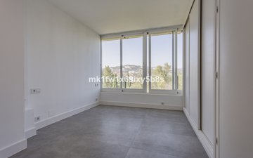 Property slide 32