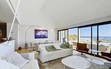 Property slide 10