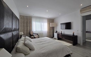Property slide 25