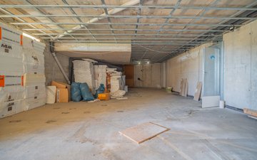 Property slide 32