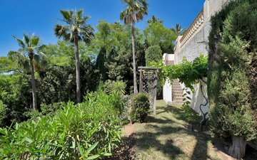 Property slide 21