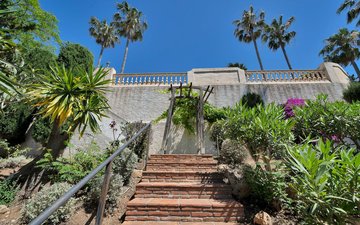Property slide 22