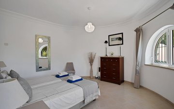 Property slide 25
