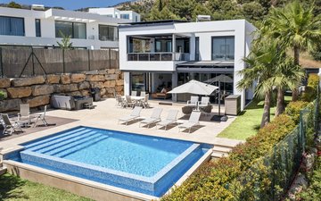 Property slide 14