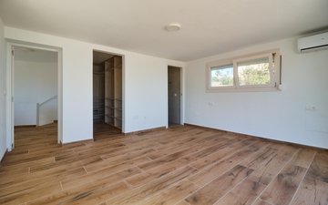 Property slide 30