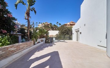 Property slide 40