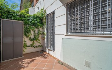 Property slide 16