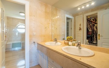 Property slide 24