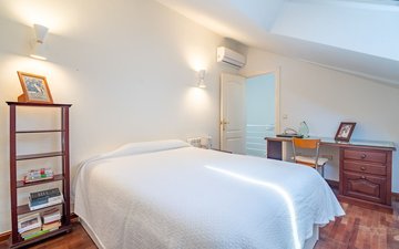 Property slide 32