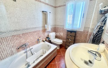 Property slide 32