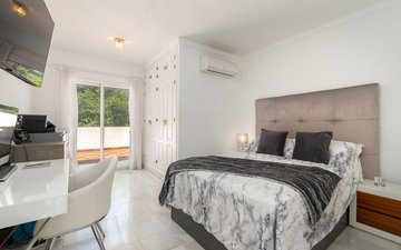 Property slide 20