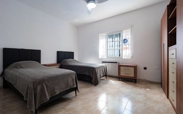Property slide 25