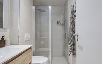 Property slide 32