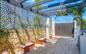 Property slide 44