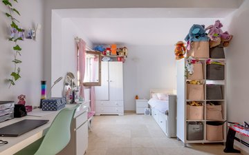 Property slide 16