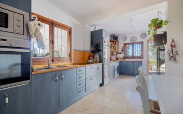 Property slide 8