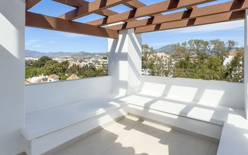 Property slide 32