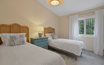 Property slide 10