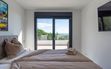 Property slide 52