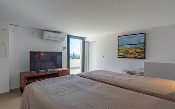 Property slide 72