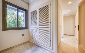 Property slide 17