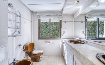 Property slide 32