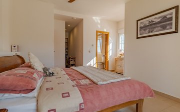 Property slide 25