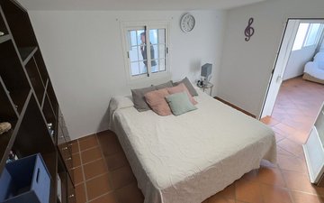 Property slide 21
