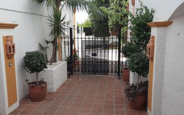 Property slide 32