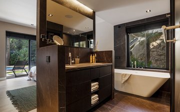 Property slide 18