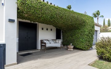 Property slide 32