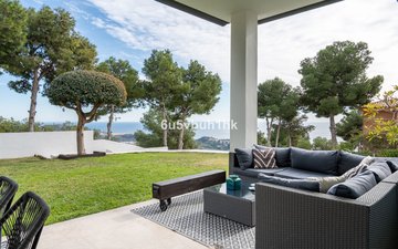 Property slide 4