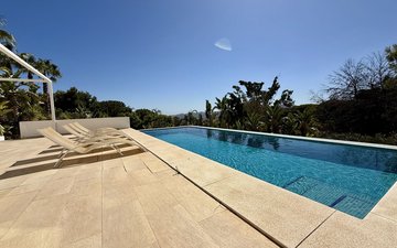 Property slide 44