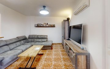 Property slide 30