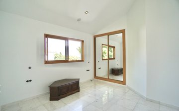 Property slide 39