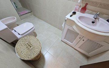 Property slide 32