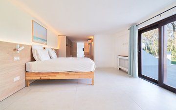 Property slide 32
