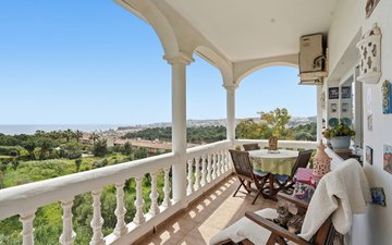 Property slide 32