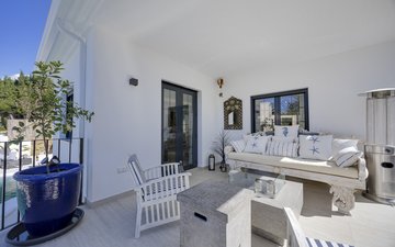 Property slide 44