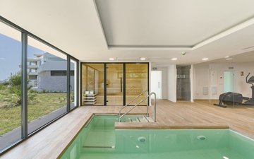 Property slide 32