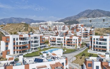 Property slide 32