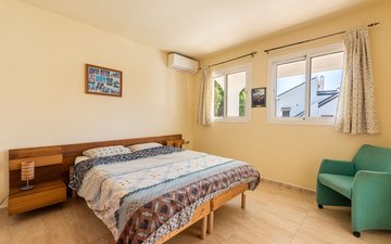 Property slide 16