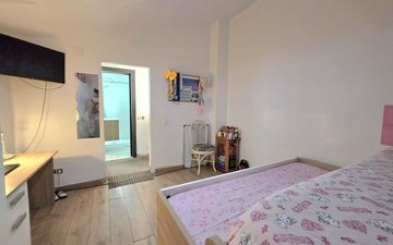 Property slide 22