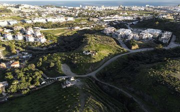 Property slide 10