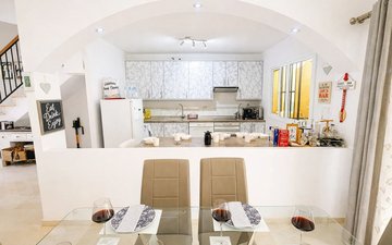 Property slide 10