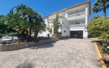 Property slide 23