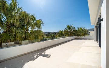 Property slide 44