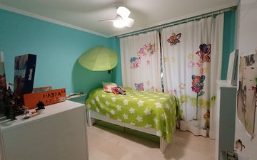 Property slide 10