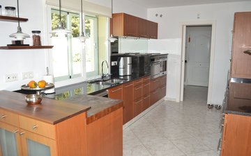 Property slide 20