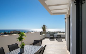 Property slide 32